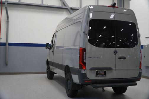 2026 Mercedes-Benz Sprinter 2500 Cargo 144 WB