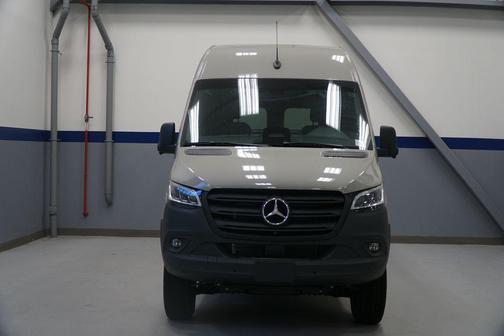 2026 Mercedes-Benz Sprinter 2500 Cargo 144 WB