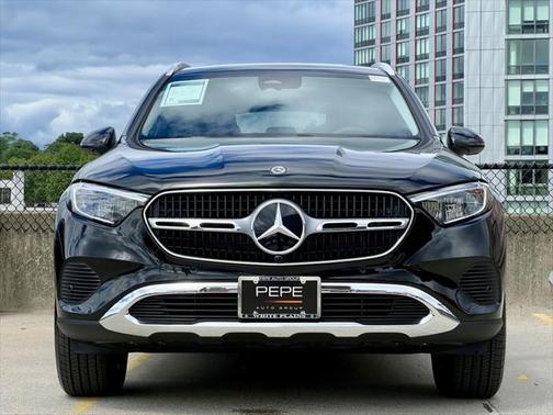 2025 Mercedes-Benz GLC 350e Base
