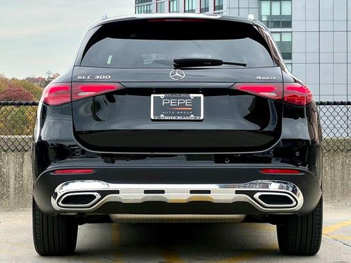 2025 Mercedes-Benz GLC 300 4MATIC