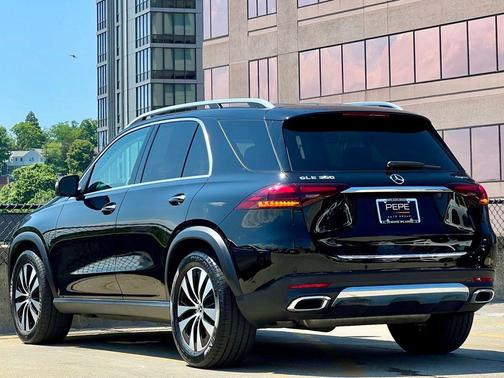Black 2026 Mercedes-Benz GLE 350 4MATIC