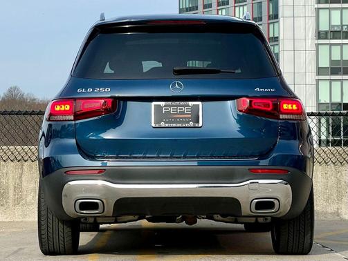 2022 Mercedes-Benz GLB 250 4MATIC