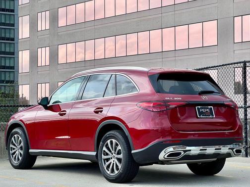 2025 Mercedes-Benz GLC 300 4MATIC