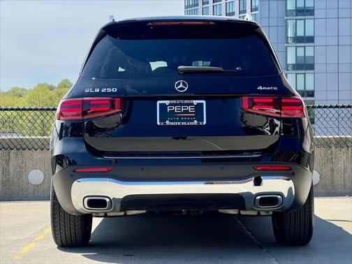 2025 Mercedes-Benz GLB 250 4MATIC