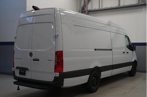 2025 Mercedes-Benz Sprinter 2500 High Roof