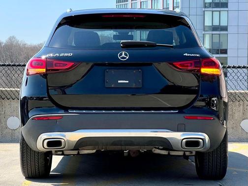 2021 Mercedes-Benz GLA 250 Base 4MATIC