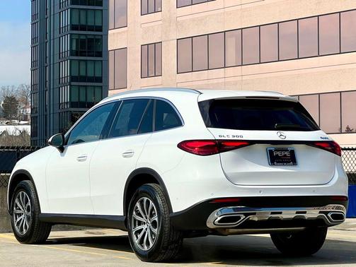 2026 Mercedes-Benz GLC 300 4MATIC