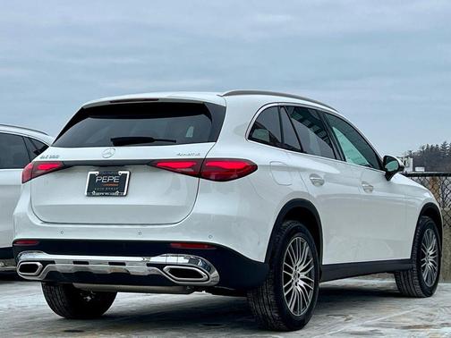 2026 Mercedes-Benz GLC 300 4MATIC