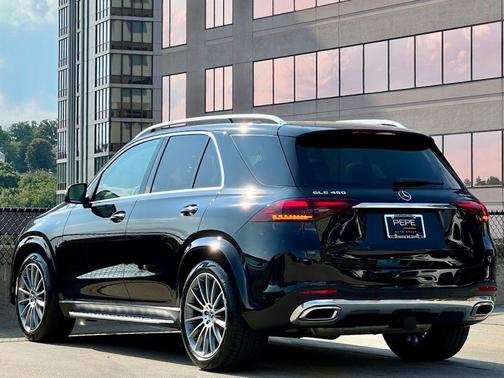 Obsidian Black Metallic 2026 Mercedes-Benz GLE 450 4MATIC