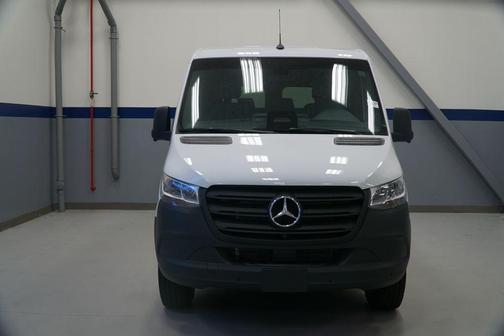 2026 Mercedes-Benz Sprinter 2500 Crew 144 WB
