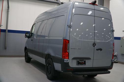 2025 Mercedes-Benz Sprinter 2500 Standard Roof