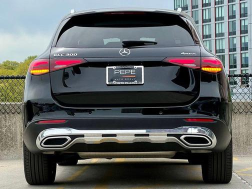 Black 2026 Mercedes-Benz GLC 300 4MATIC