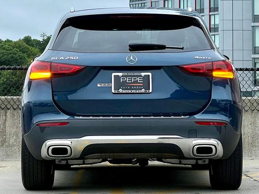 Denim Blue Metallic 2022 Mercedes-Benz GLA 250 4MATIC
