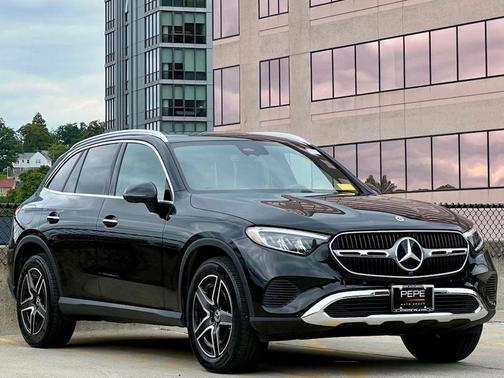 Black 2026 Mercedes-Benz GLC 300 4MATIC