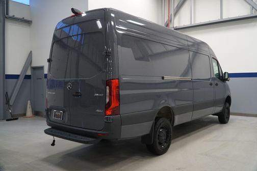 2026 Mercedes-Benz Sprinter 2500 Cargo 170 WB