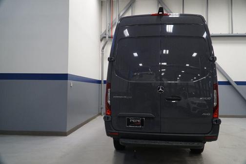 2026 Mercedes-Benz Sprinter 2500 Cargo 170 WB