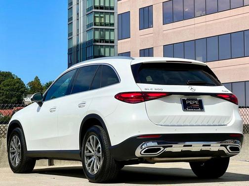 2025 Mercedes-Benz GLC 300 4MATIC