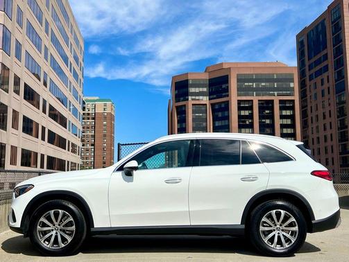 2025 Mercedes-Benz GLC 300 4MATIC