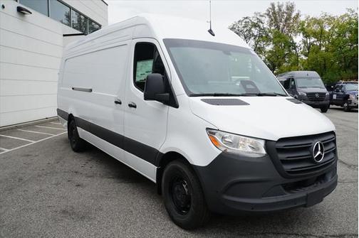 2025 Mercedes-Benz Sprinter 2500 Cargo 170 WB