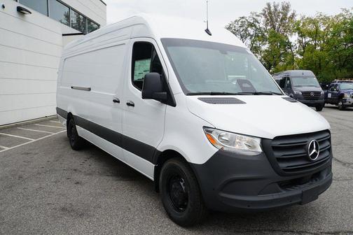 2025 Mercedes-Benz Sprinter 2500 Cargo 170 WB