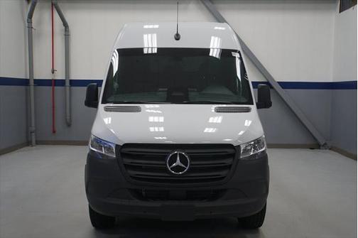 2025 Mercedes-Benz Sprinter 2500 High Roof