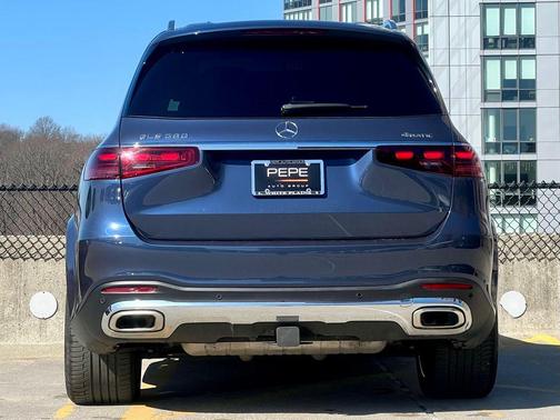 Twilight Blue Metallic 2024 Mercedes-Benz GLS 580 4MATIC
