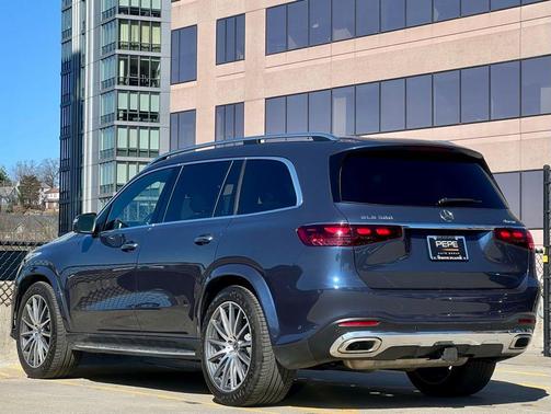 Twilight Blue Metallic 2024 Mercedes-Benz GLS 580 4MATIC
