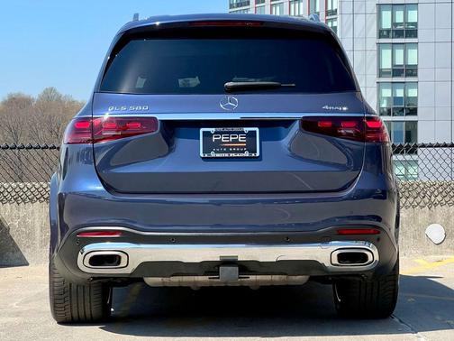 Twilight Blue Metallic 2024 Mercedes-Benz GLS 580 4MATIC