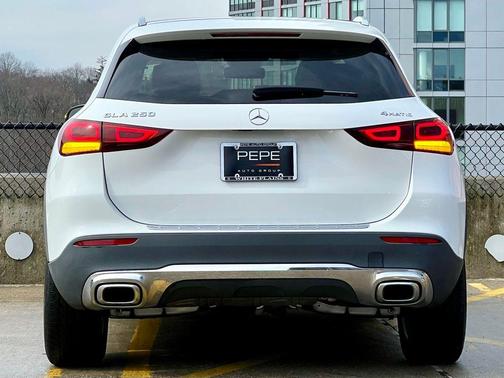 2021 Mercedes-Benz GLA 250 Base 4MATIC