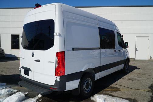 2026 Mercedes-Benz Sprinter 2500 Crew 144 WB