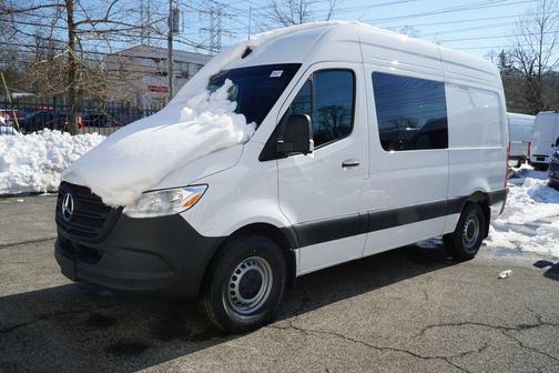 2026 Mercedes-Benz Sprinter 2500 Crew 144 WB