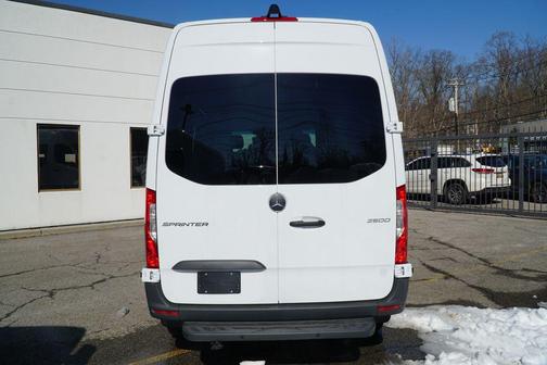 2026 Mercedes-Benz Sprinter 2500 Crew 144 WB