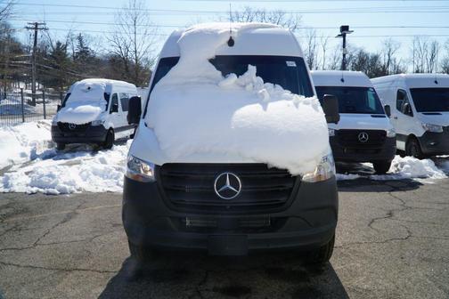 2026 Mercedes-Benz Sprinter 2500 Crew 144 WB