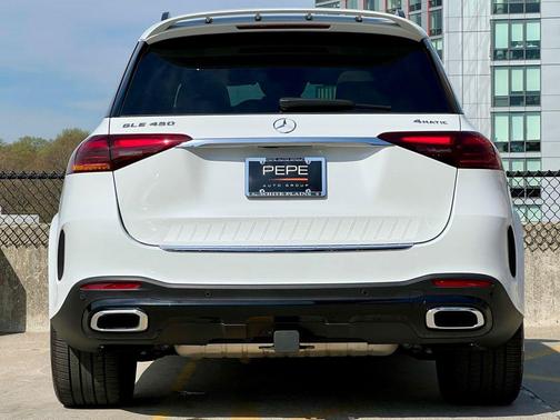 MANUFAKTUR Moonlight White Metallic 2025 Mercedes-Benz GLE 450 4MATIC