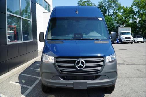 2025 Mercedes-Benz Sprinter 2500 Standard Roof