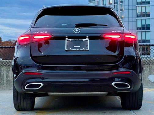 2025 Mercedes-Benz GLC 300 4MATIC