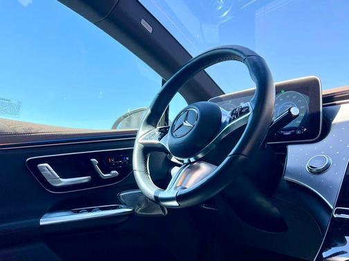 Obsidian Black Metallic 2023 Mercedes-Benz EQE 350 4MATIC+