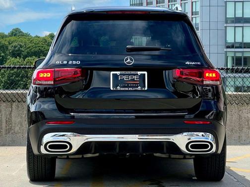 Night Black 2023 Mercedes-Benz GLB 250 4MATIC