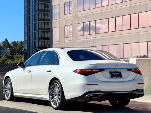 MANUFAKTUR Diamond White 2023 Mercedes-Benz S-Class 4MATIC