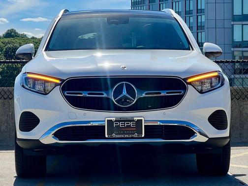 Polar White 2023 Mercedes-Benz GLC 300 4MATIC