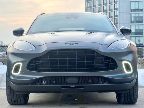 2022 Aston Martin DBX Base