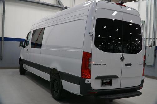 2025 Mercedes-Benz Sprinter 2500 Crew 170 WB