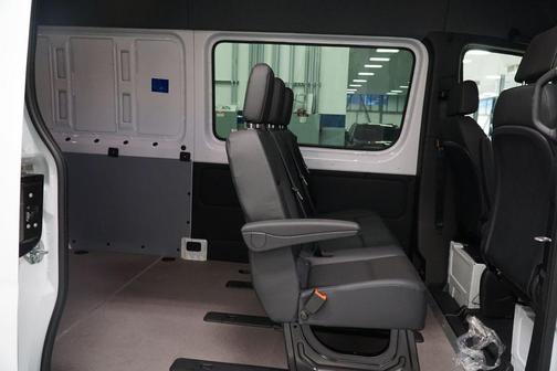 2025 Mercedes-Benz Sprinter 2500 Crew 170 WB