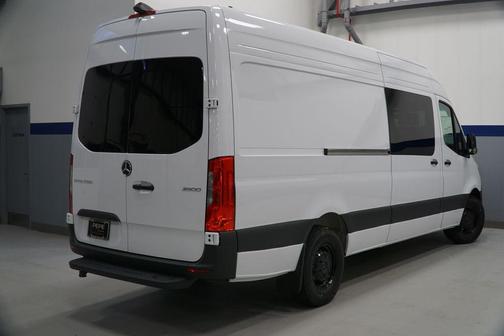 2025 Mercedes-Benz Sprinter 2500 Crew 170 WB