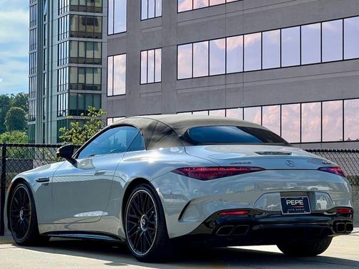 MANUFAKTUR Alpine Grey 2022 Mercedes-Benz AMG SL 63 Base