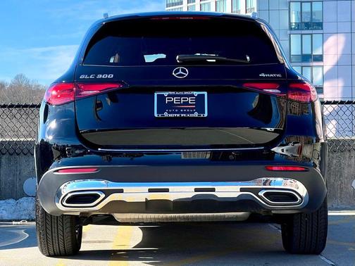 2025 Mercedes-Benz GLC 300 4MATIC
