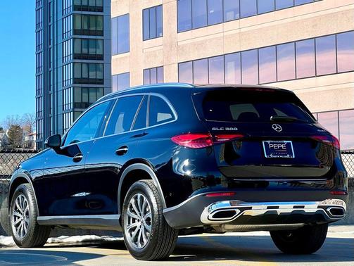 2025 Mercedes-Benz GLC 300 4MATIC