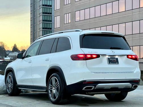 2026 Mercedes-Benz GLS 450 4MATIC