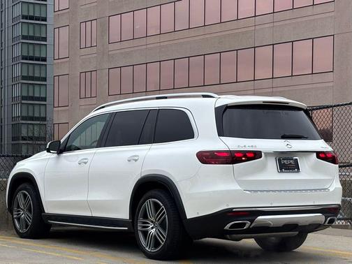 2026 Mercedes-Benz GLS 450 4MATIC