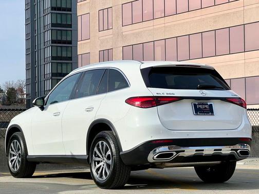 2025 Mercedes-Benz GLC 300 4MATIC